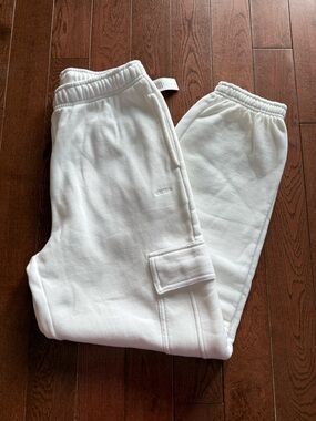 Aritzia sweatfleece mega cargo Jogger sweatpants - cozy fleece pants NWT